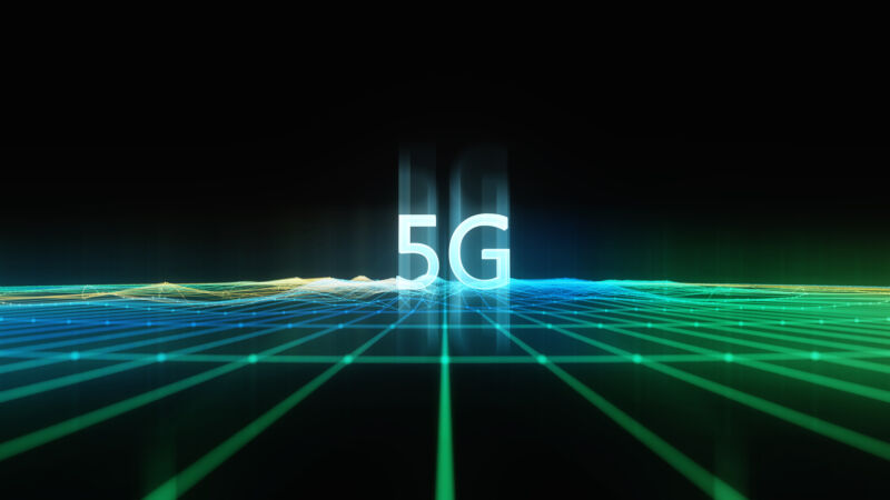 Image for Etisalat partners with Huawei to deploy 5G network